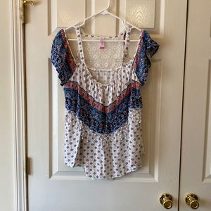 No boundaries ladies shoulder shirt